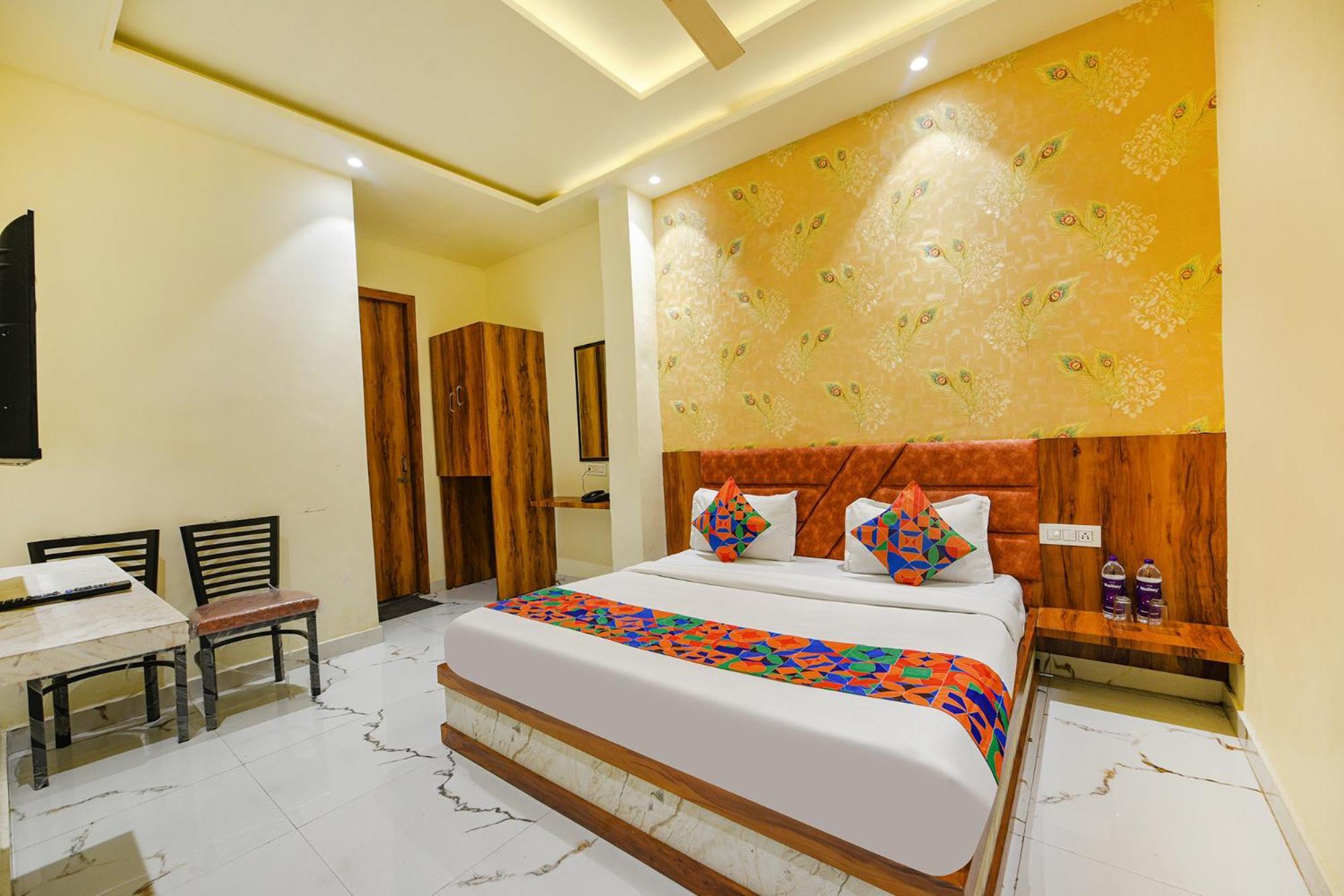 Fabhotel Dm Residency Amritsar Esterno foto
